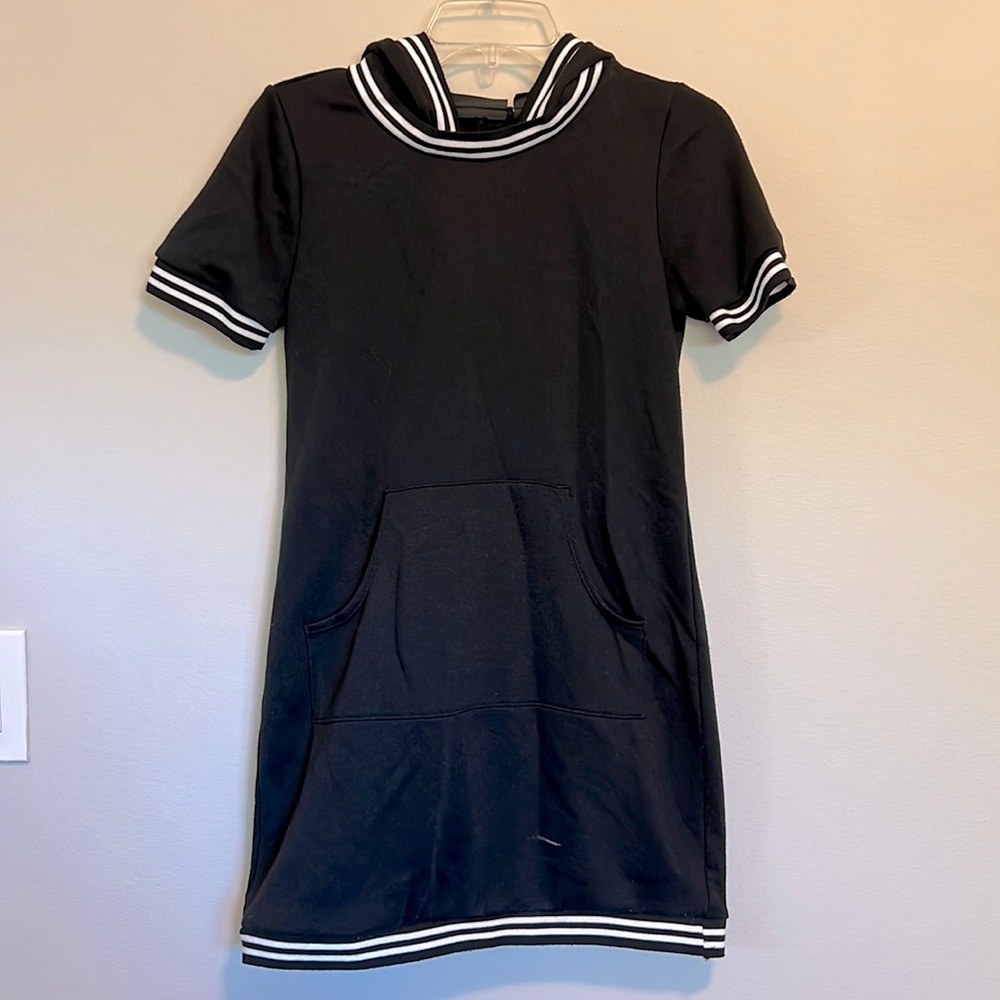 BAKU Hooded Shortsleeved Dress .